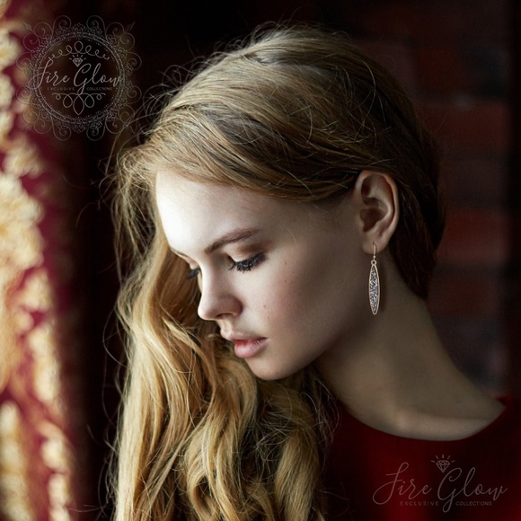 Teardrop / Marquise Platinum tone Druzy Earrings - Picture 2 of 8